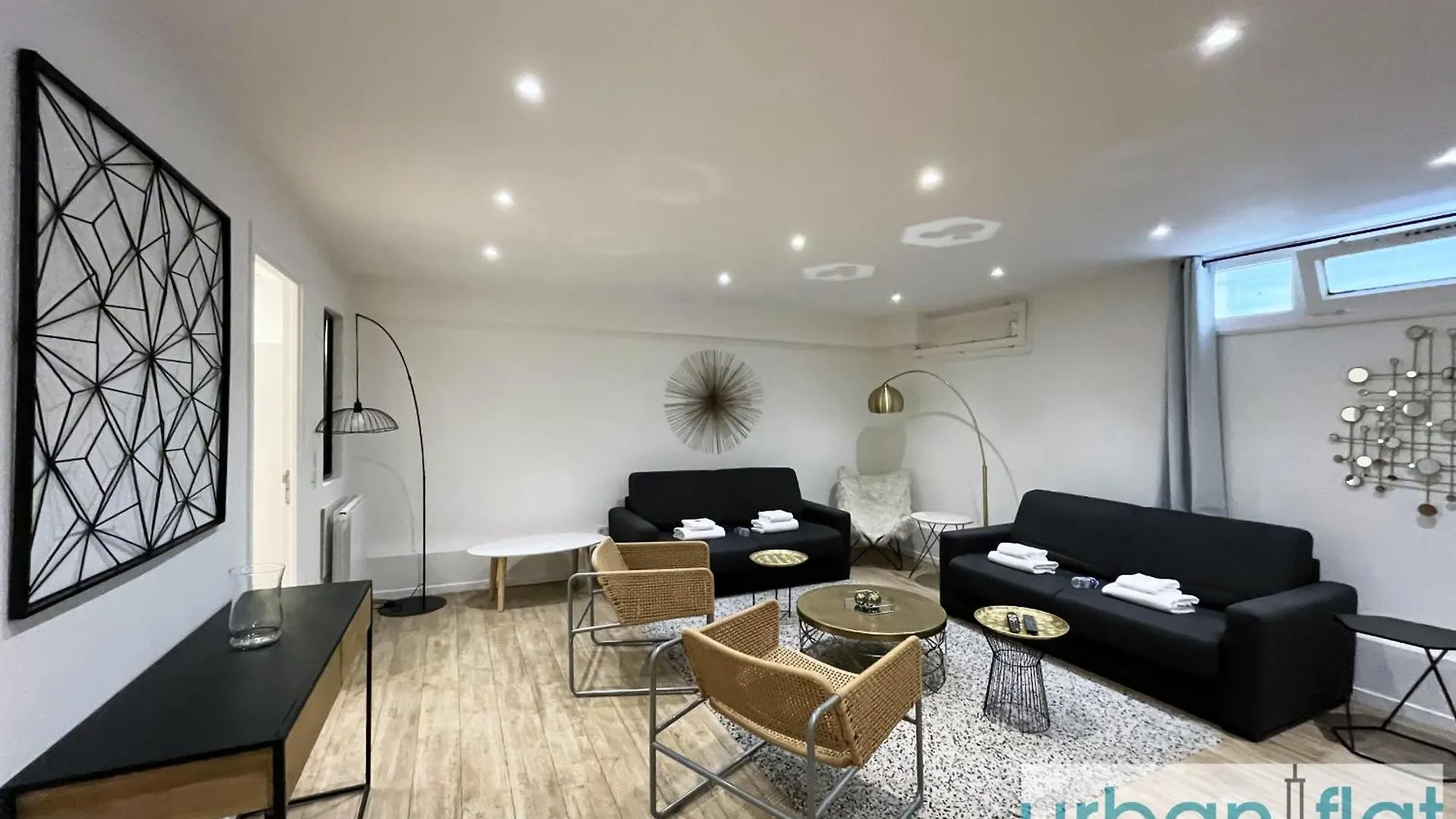 Urban Flat 185 - Pretty 2 Bedroom In Parijs
